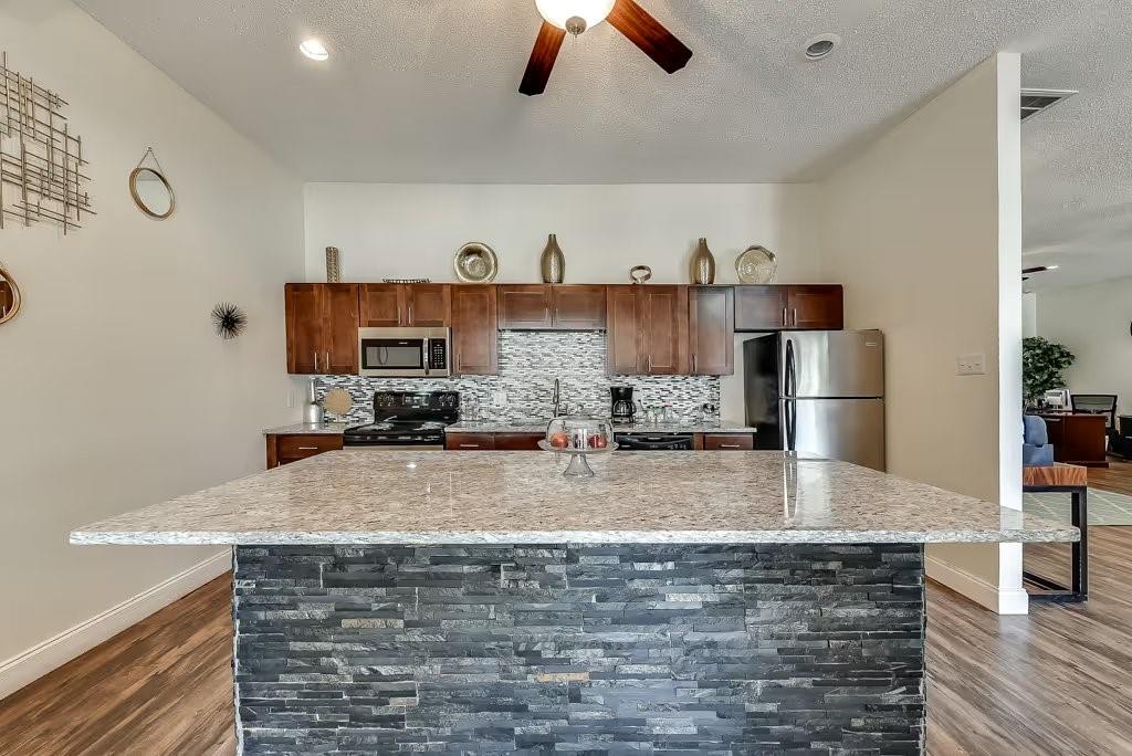 8081 Marvin D. Love Freeway A1 Property Photo 6