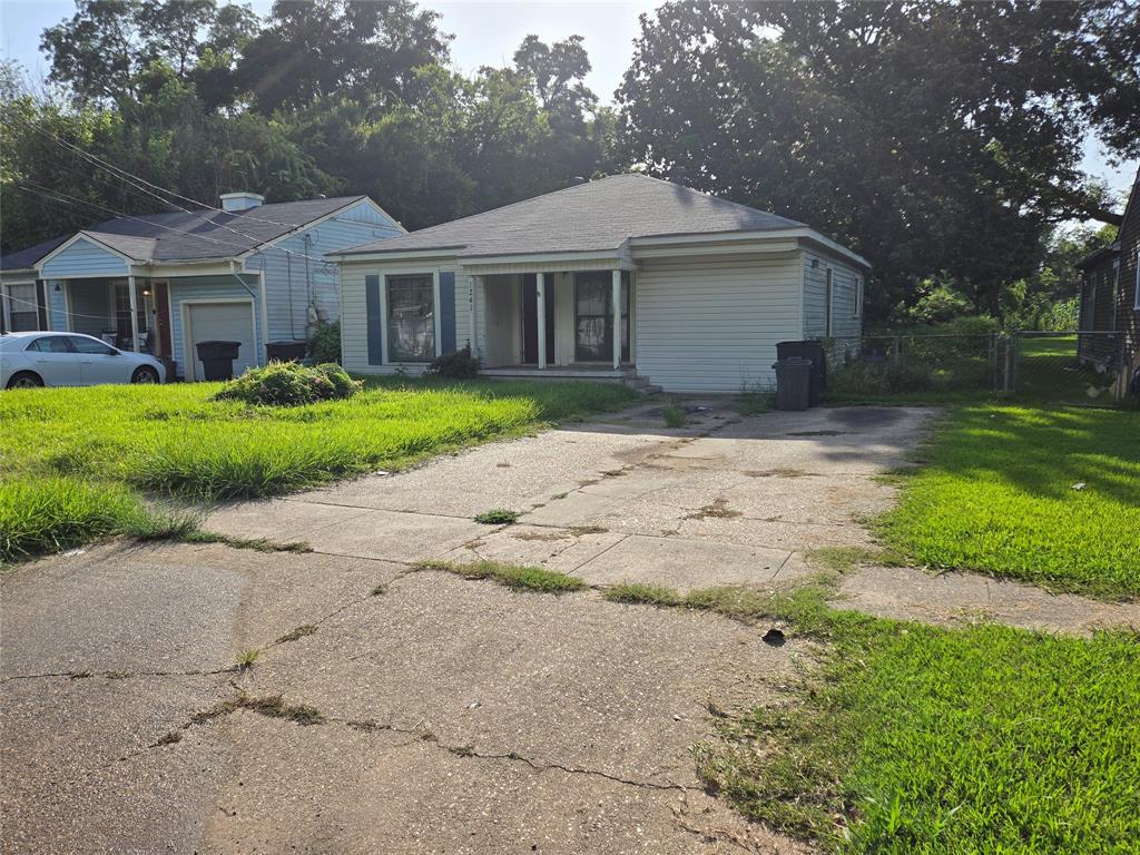 1241 Dudley Lane Property Photo 4