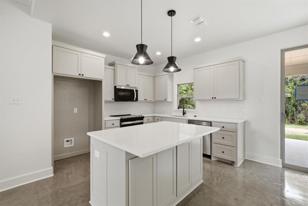 124 Graystone Property Photo 2