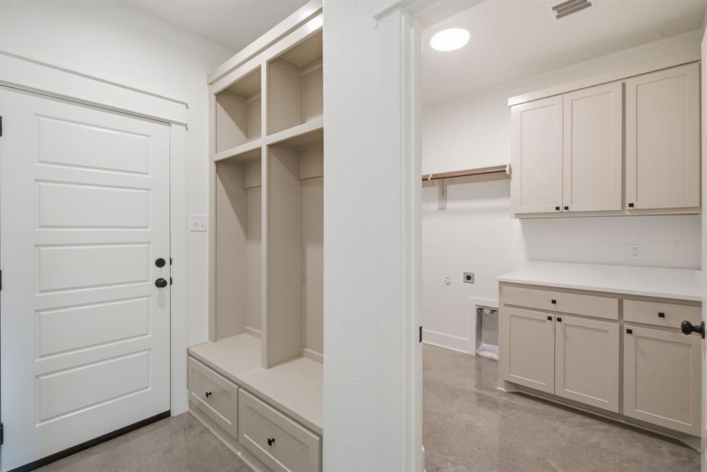 124 Graystone Property Photo 7