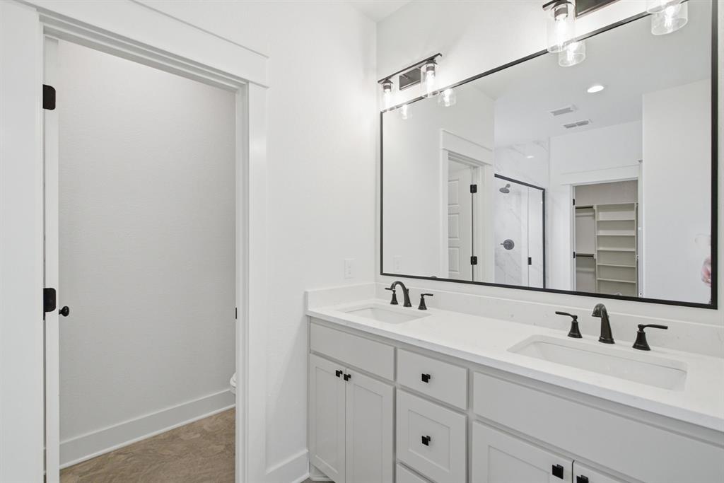 124 Graystone Property Photo 13