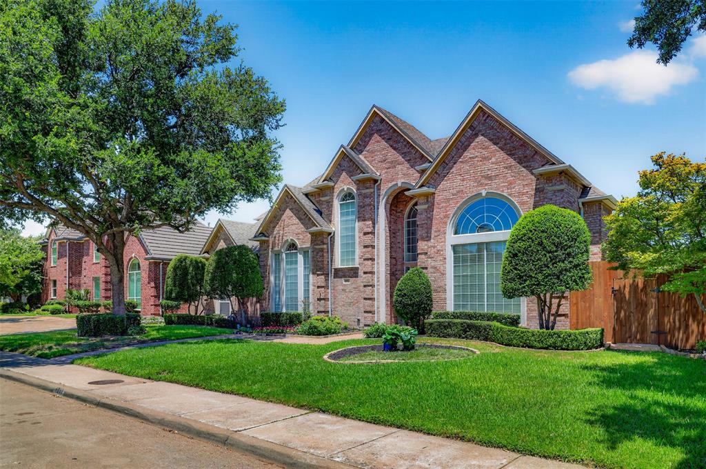 4911 Holly Tree Drive Property Photo 4