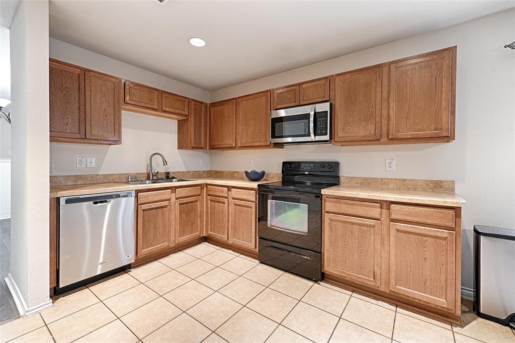 12988 Galaxy Drive Property Photo 11