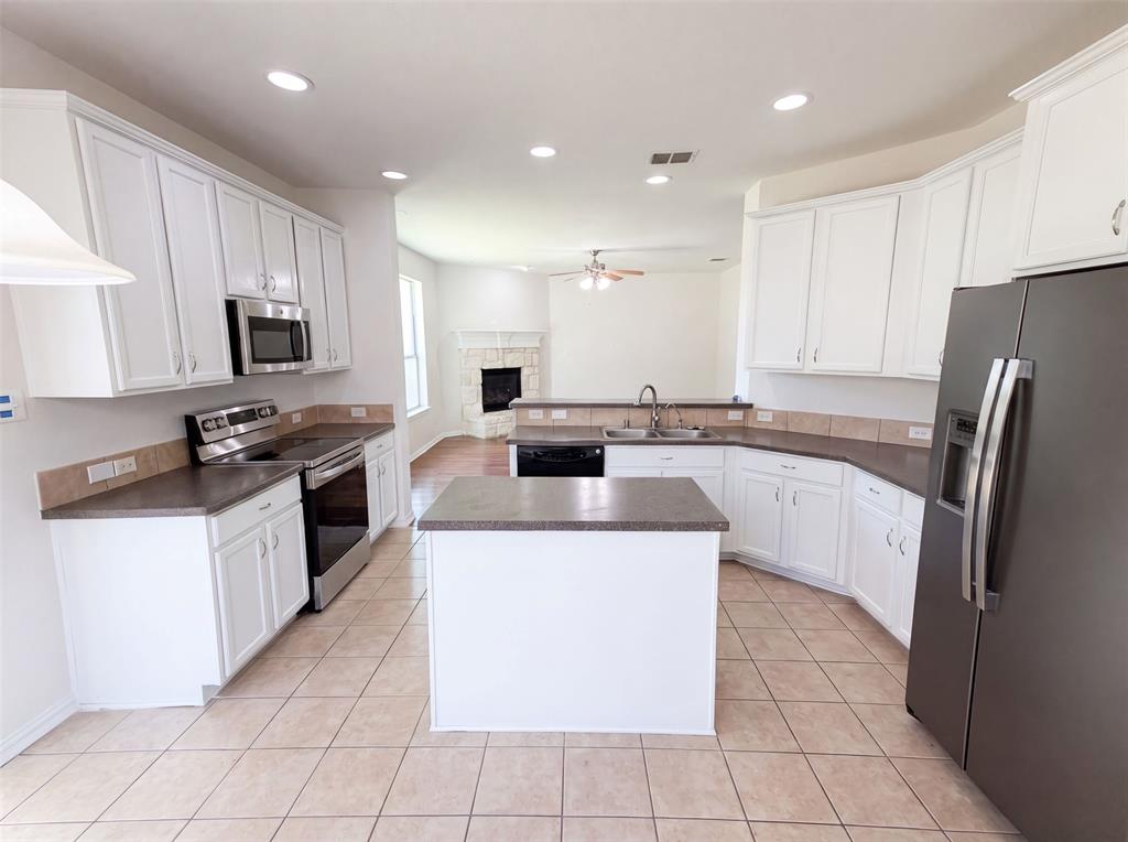 1421 Sparrow Drive Property Photo 2