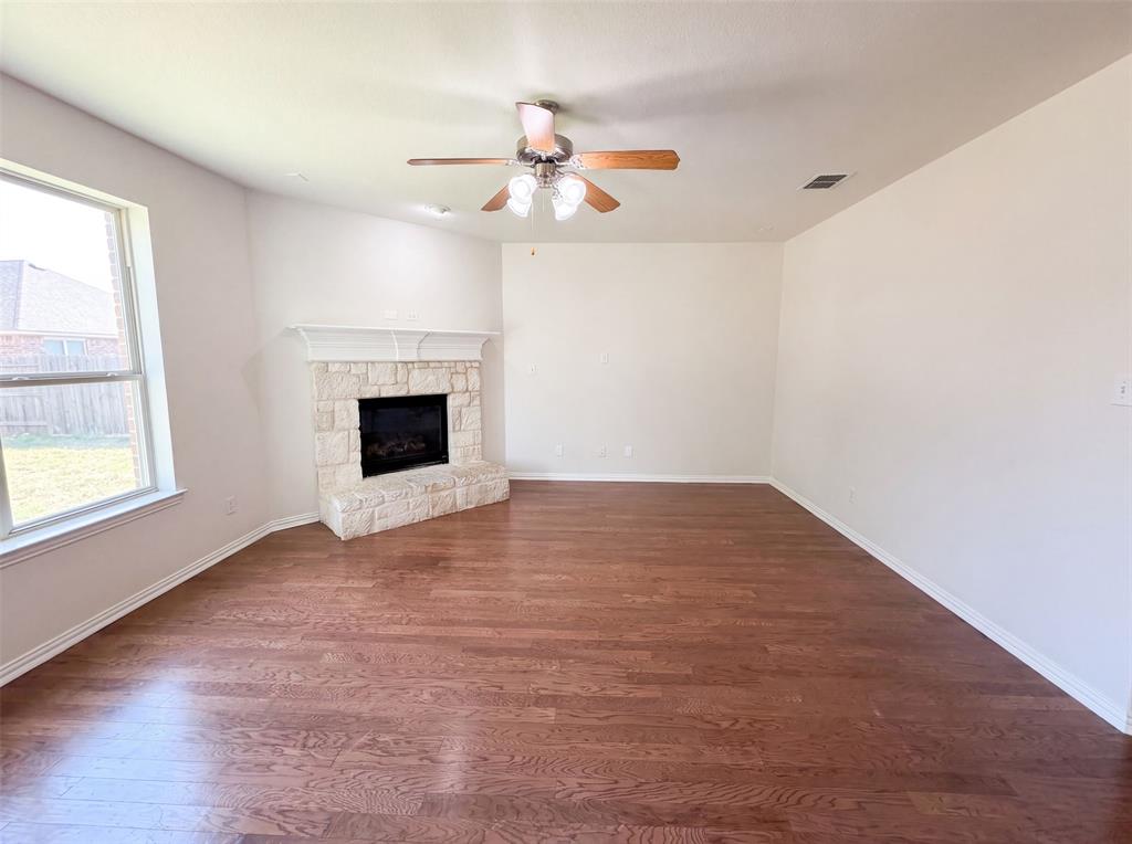 1421 Sparrow Drive Property Photo 3