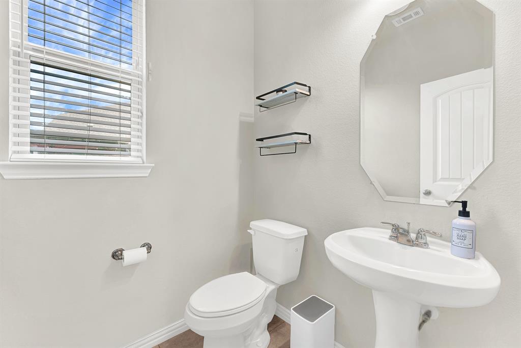 4534 Kipling Avenue Property Photo 7