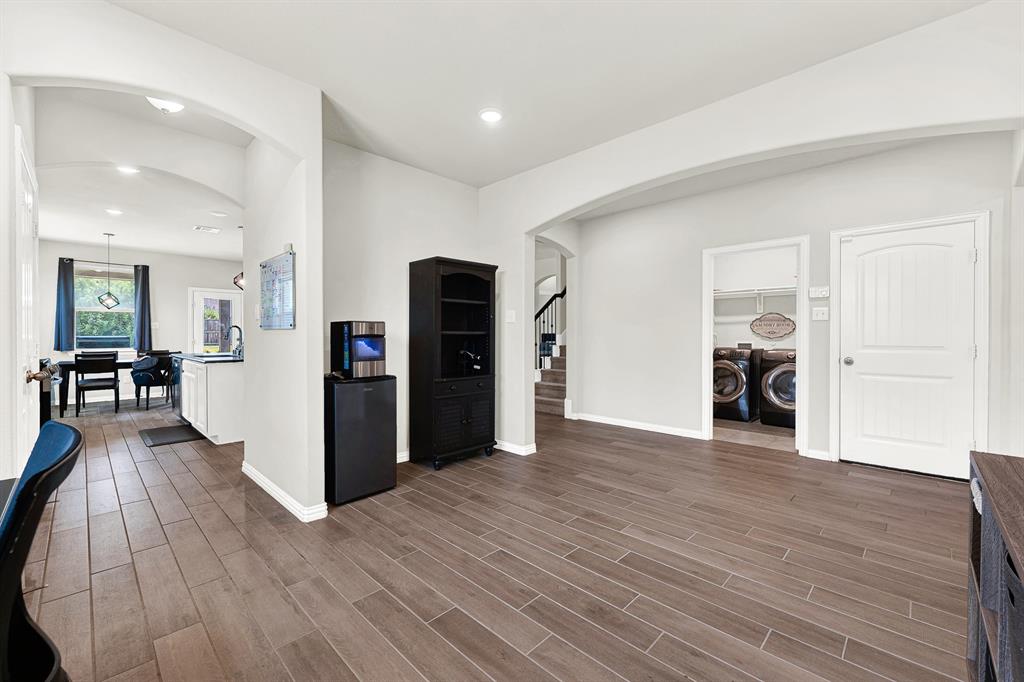 4534 Kipling Avenue Property Photo 9