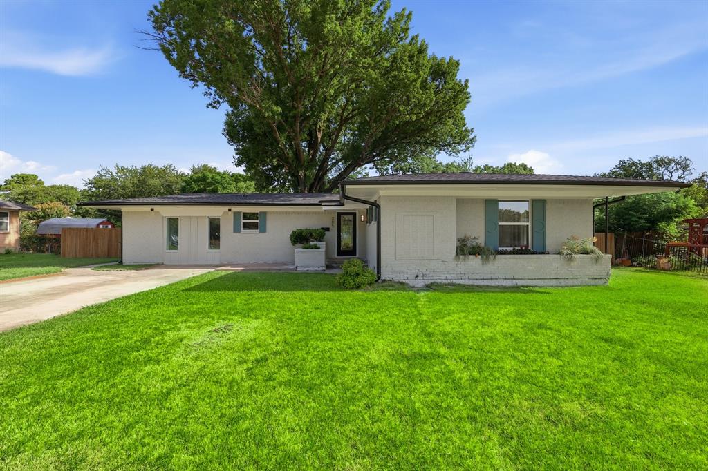 385 Crockett Property Photo 1