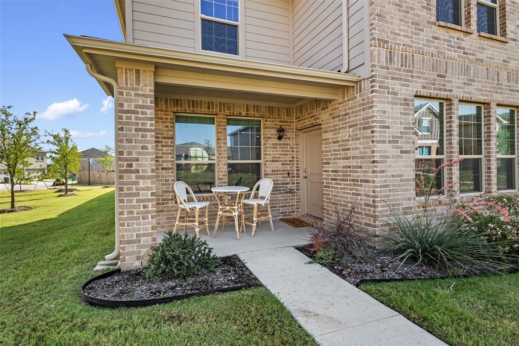 4812 Sparkling Pathway Property Photo 3