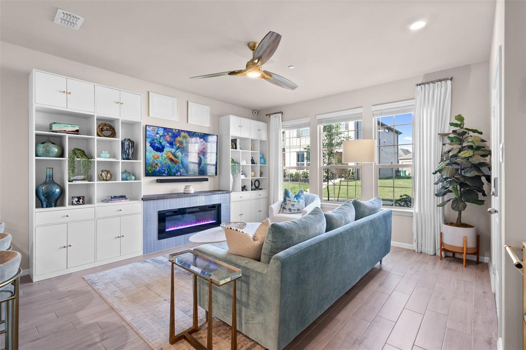 4812 Sparkling Pathway Property Photo 4