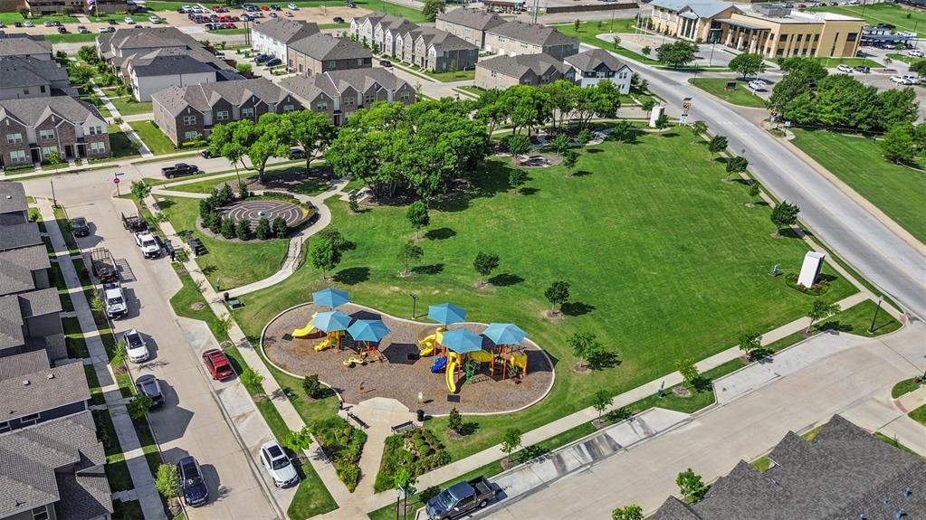 4812 Sparkling Pathway Property Photo 29