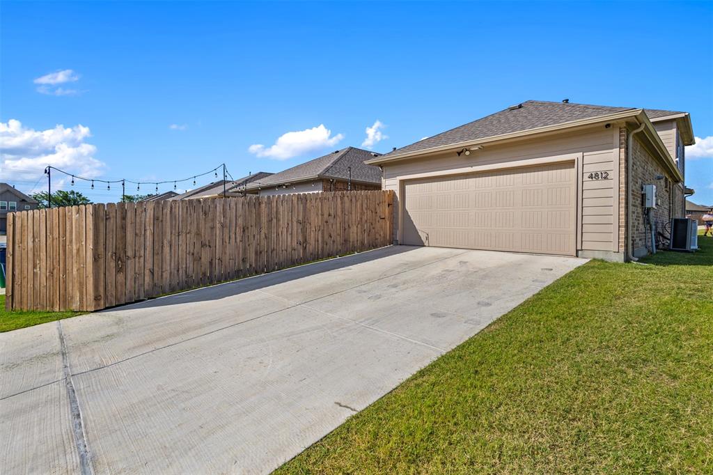 4812 Sparkling Pathway Property Photo 31