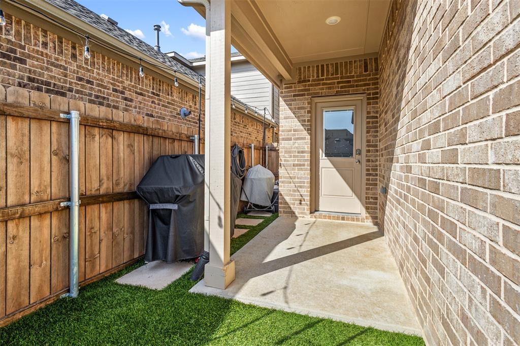 4812 Sparkling Pathway Property Photo 32