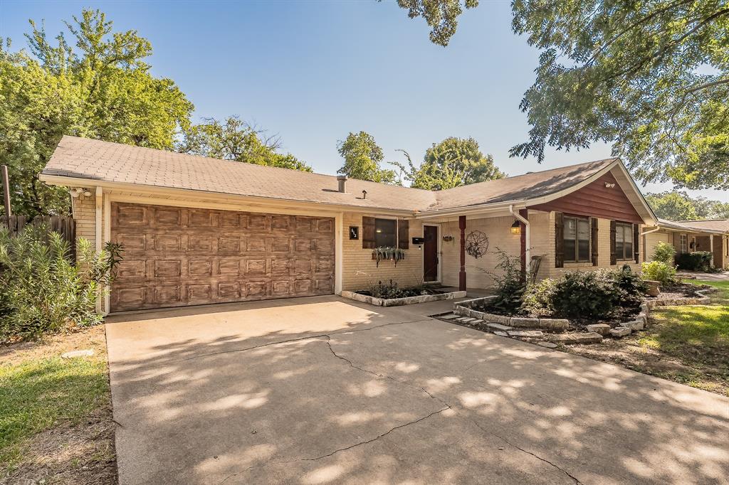 612 Bayless Drive Property Photo 1