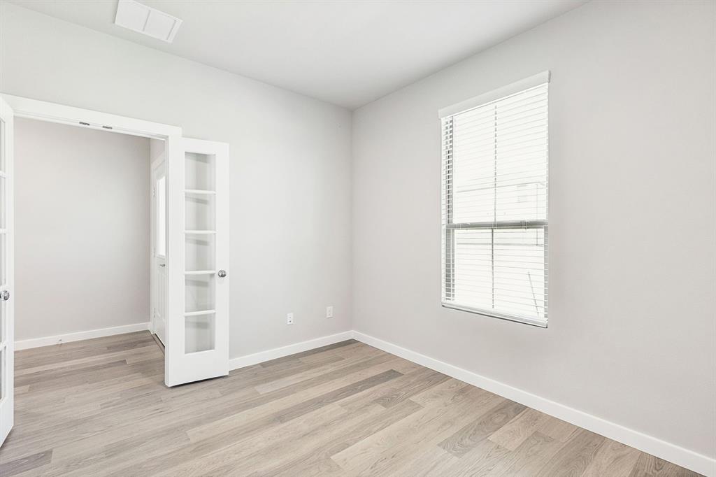 4003 Somerville Drive Property Photo 18