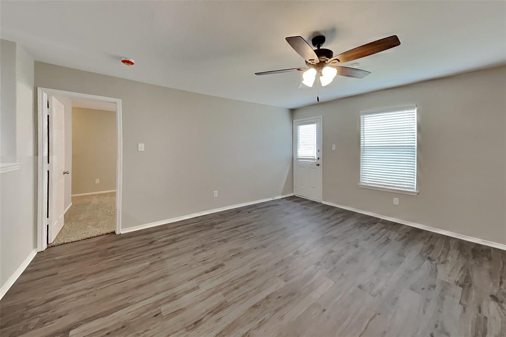 5620 Talons Crest Circle Property Photo 3
