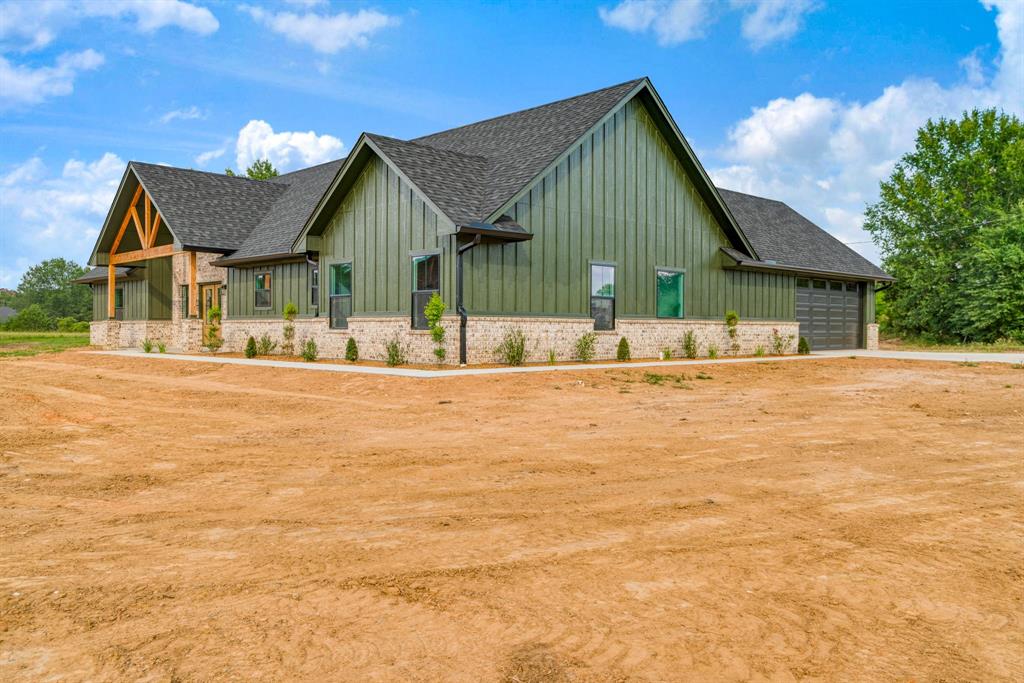 829 Private Road 44005 Property Photo 1