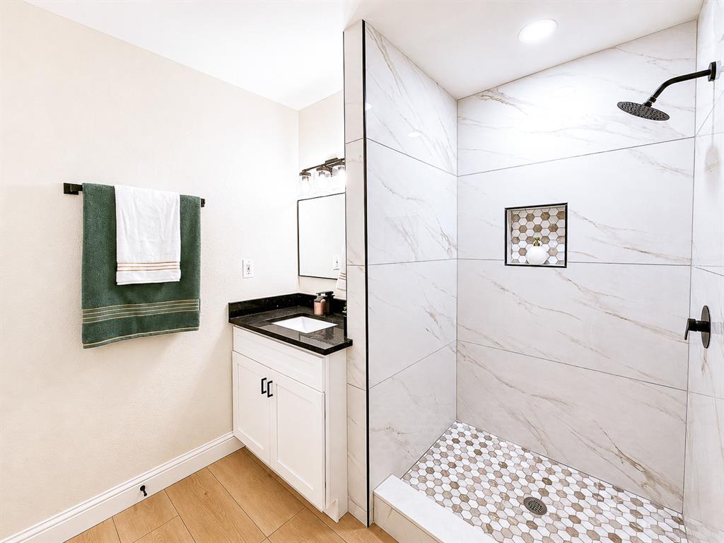 209 W Southern Avenue Property Photo 19