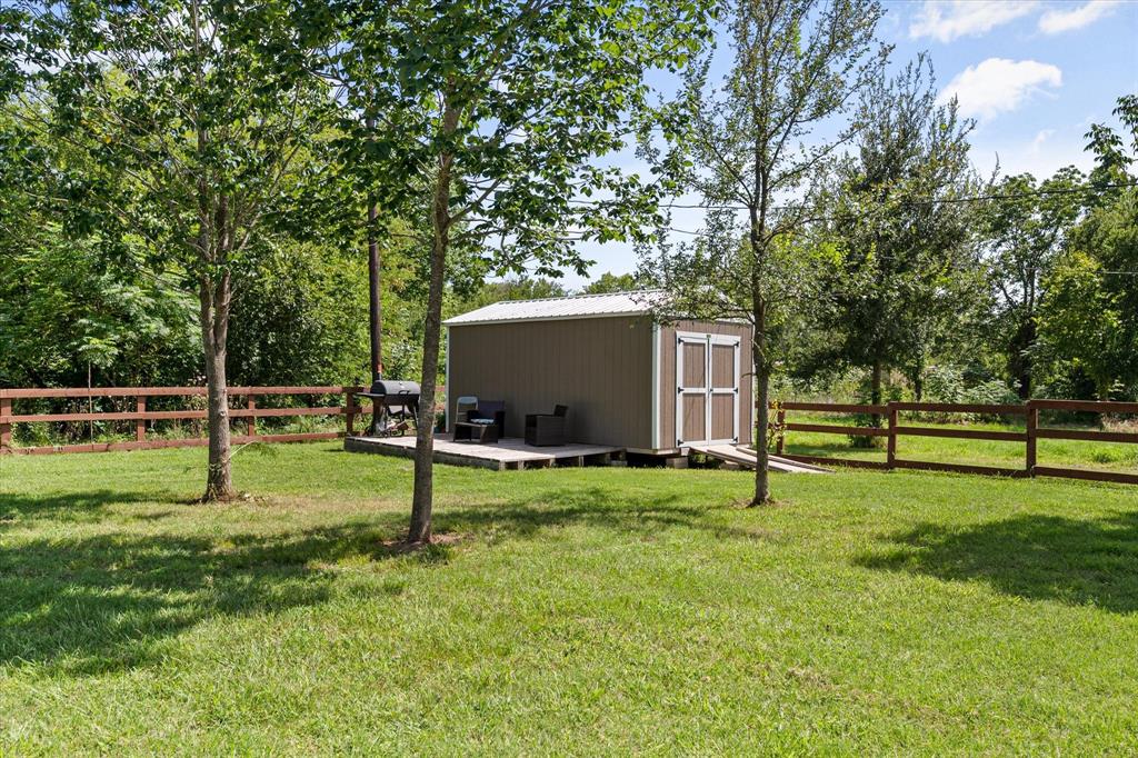 212 Se County Road 3048a Property Photo 23