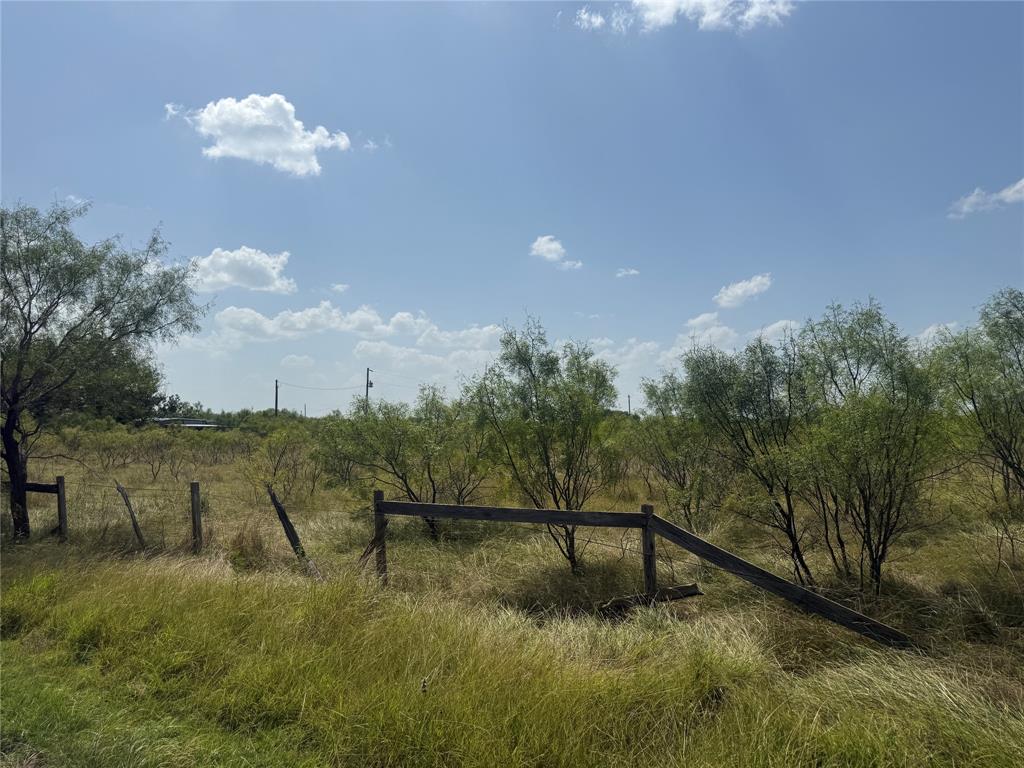 140 Arapaho Road Property Photo 3