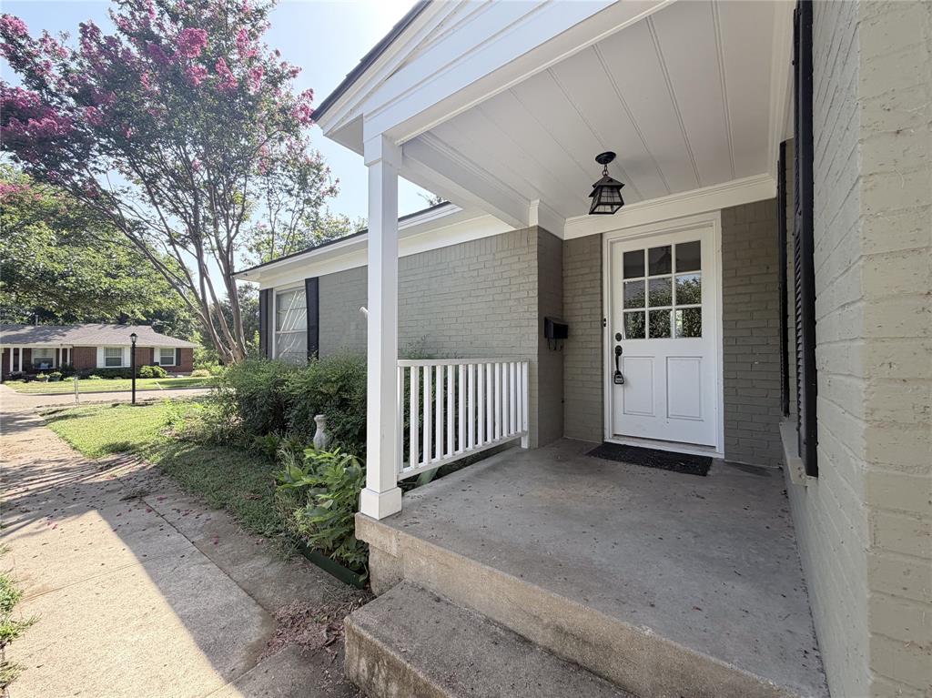 529 Coolair Drive Property Photo 1