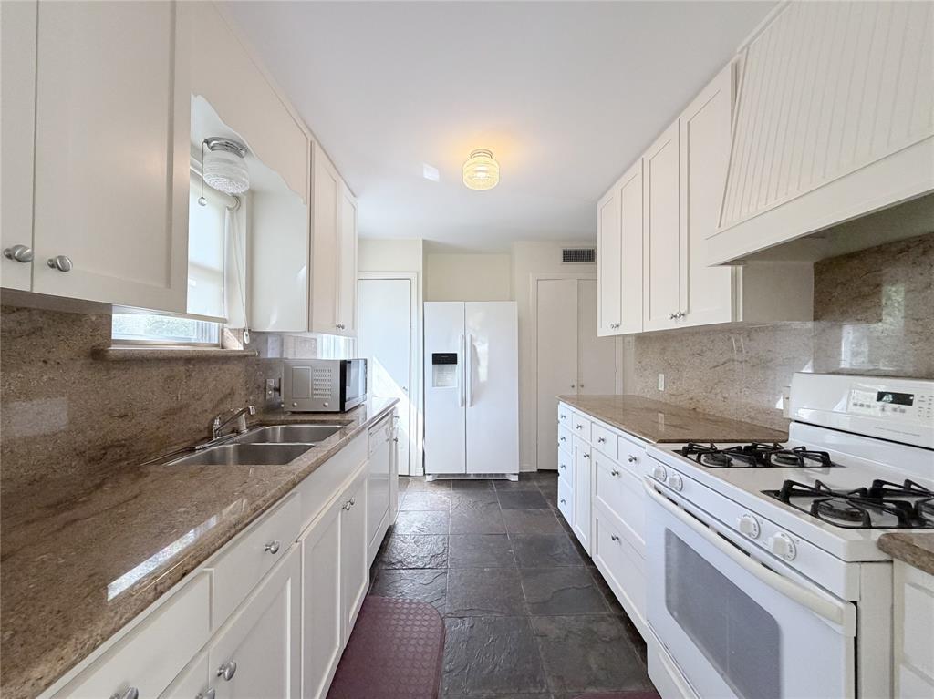 529 Coolair Drive Property Photo 14