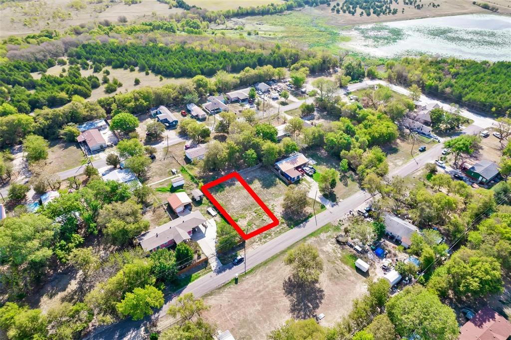 207 Nicole Drive Property Photo 4