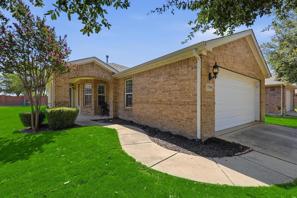 7798 Oakland Hills Lane Property Photo 1