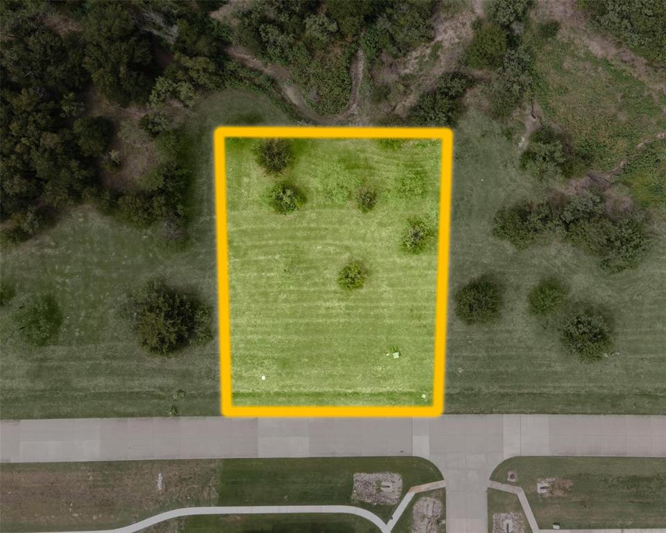 2243 Alyssum Property Photo 8
