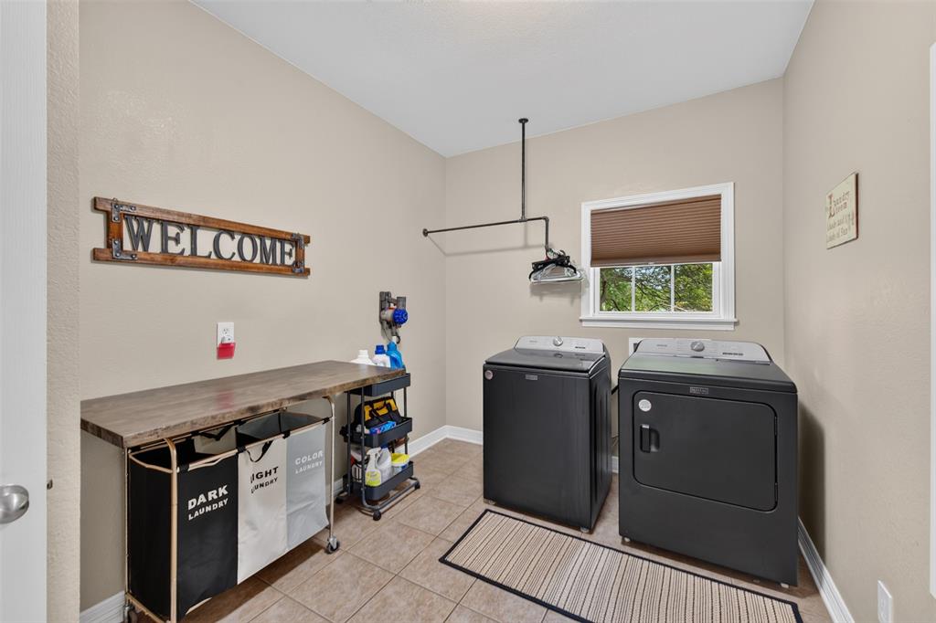 5611 Fm 2494 Property Photo 16
