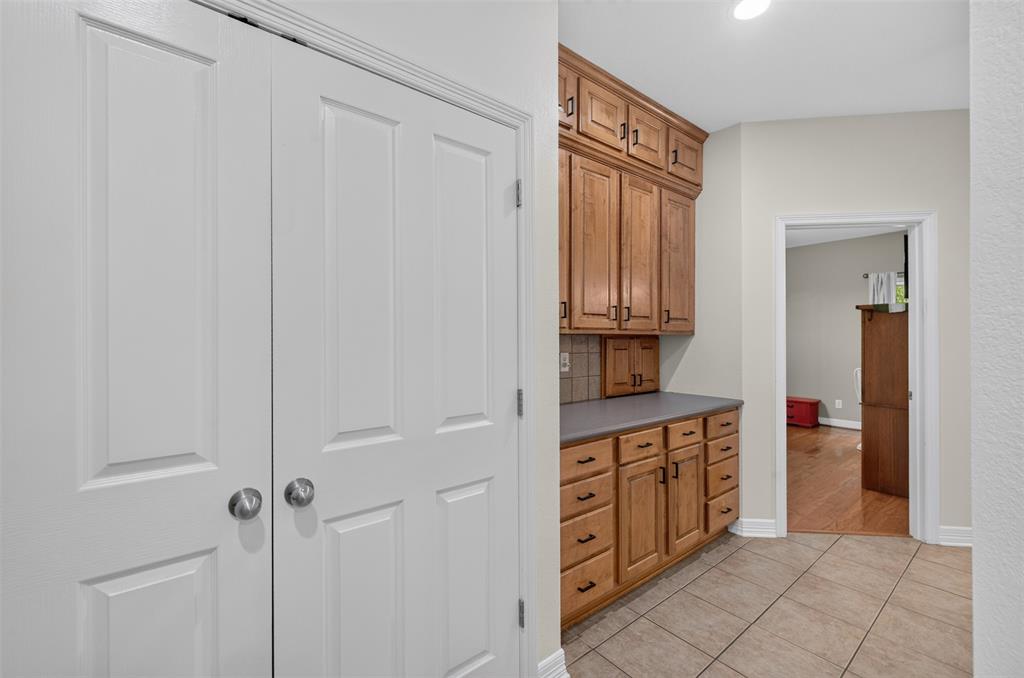 5611 Fm 2494 Property Photo 17