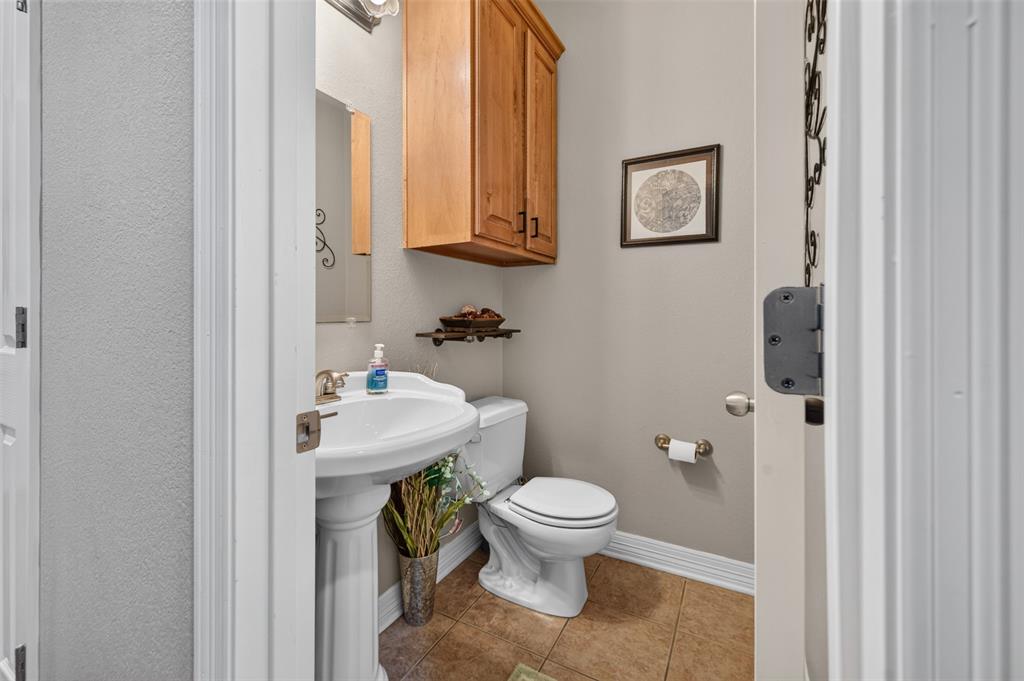 5611 Fm 2494 Property Photo 23