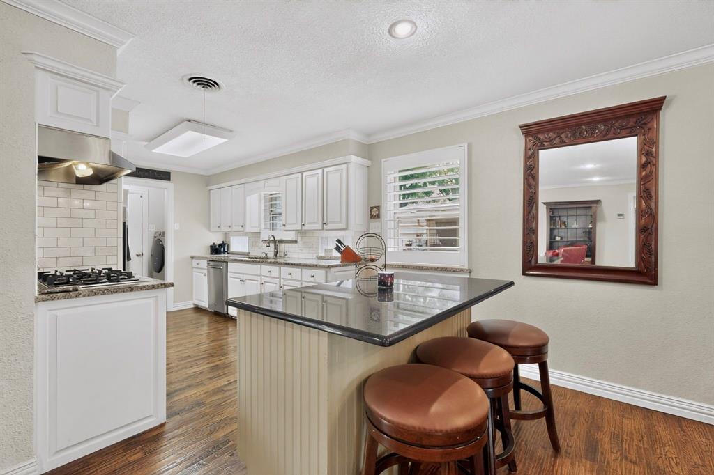 8420 Sweetwater Drive Property Photo 4