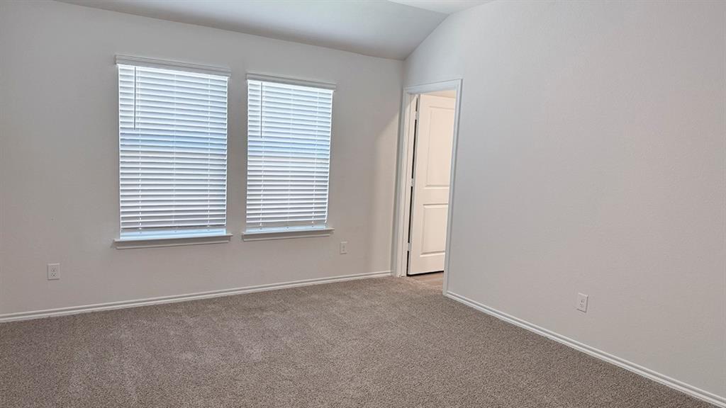 5004 Shumard Drive Property Photo 4