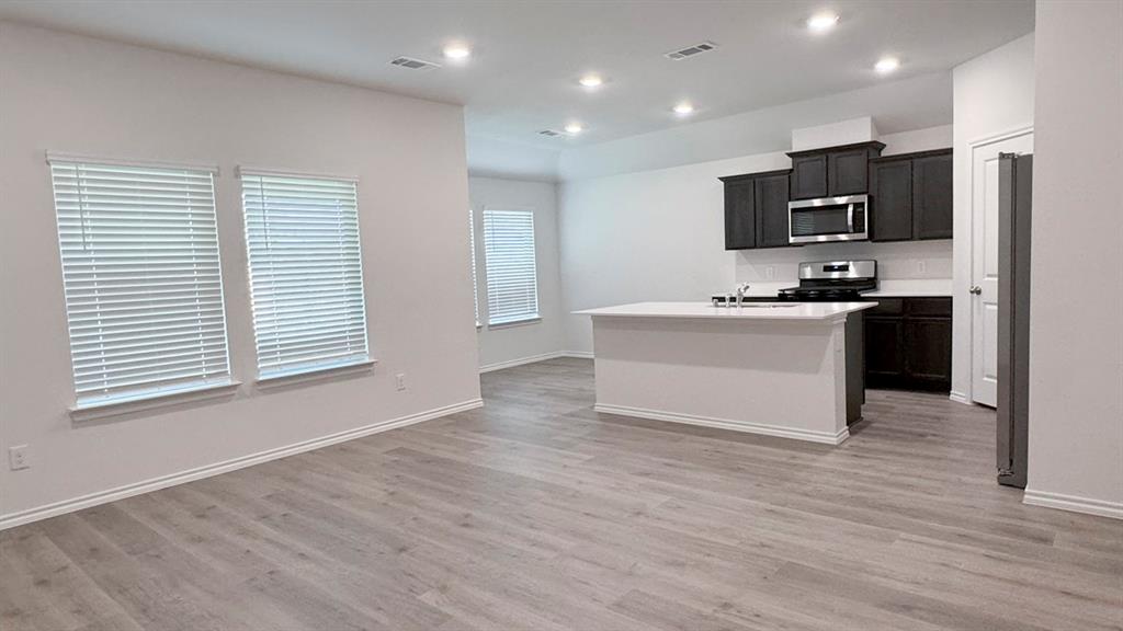 5004 Shumard Drive Property Photo 7