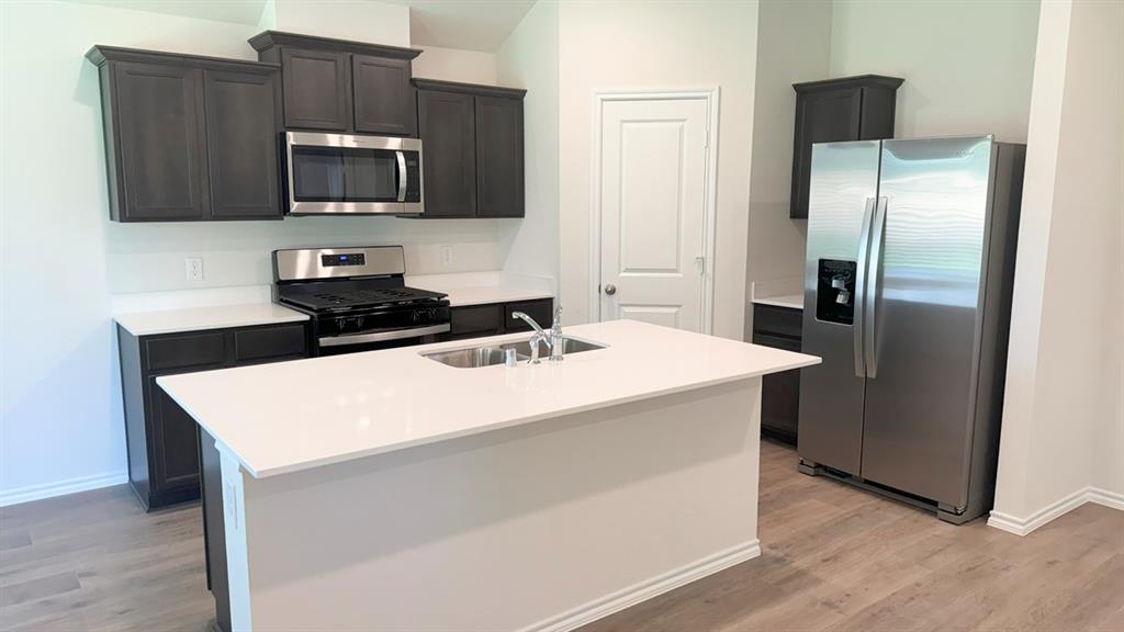 5004 Shumard Drive Property Photo 11
