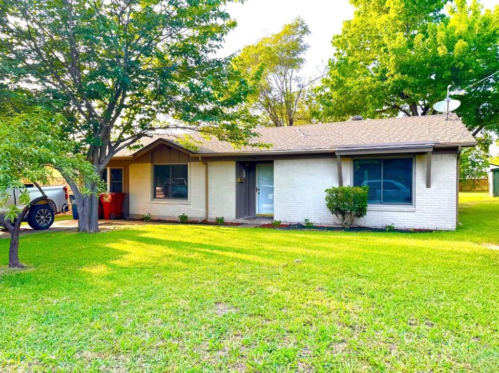 404 Neathery Street Property Photo 2
