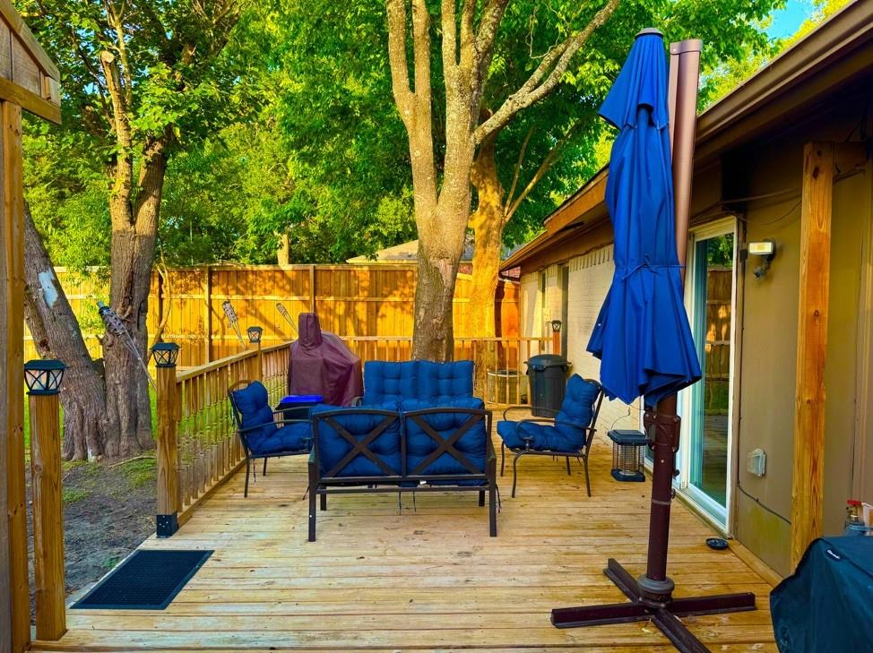 404 Neathery Street Property Photo 3