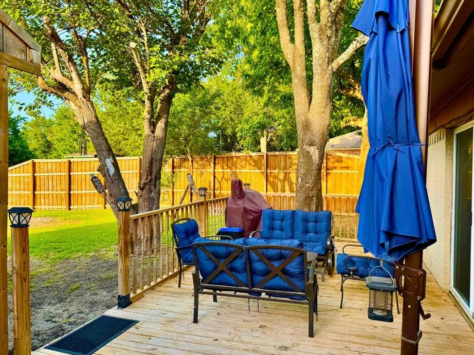 404 Neathery Street Property Photo 4