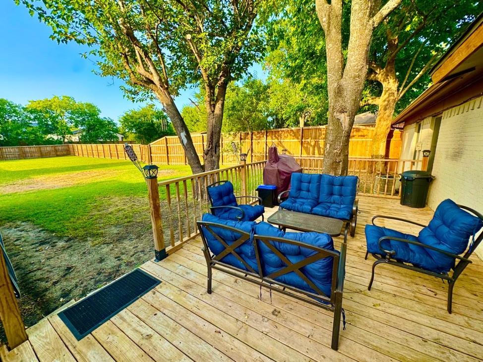 404 Neathery Street Property Photo 7