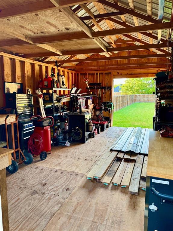 404 Neathery Street Property Photo 11