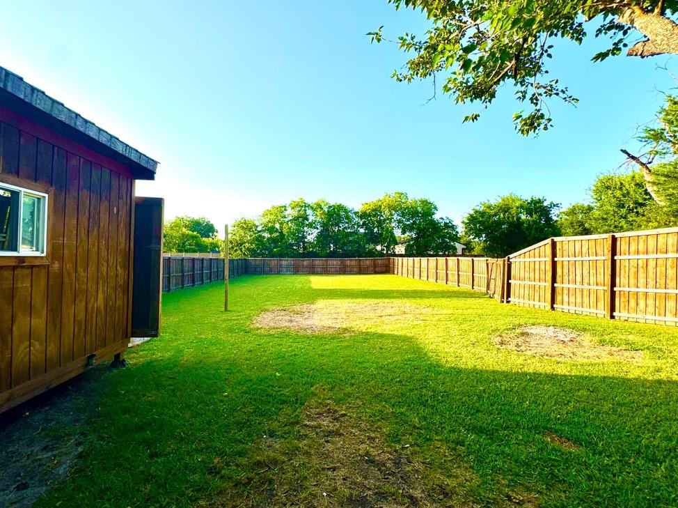 404 Neathery Street Property Photo 12