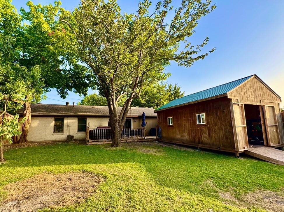 404 Neathery Street Property Photo 14