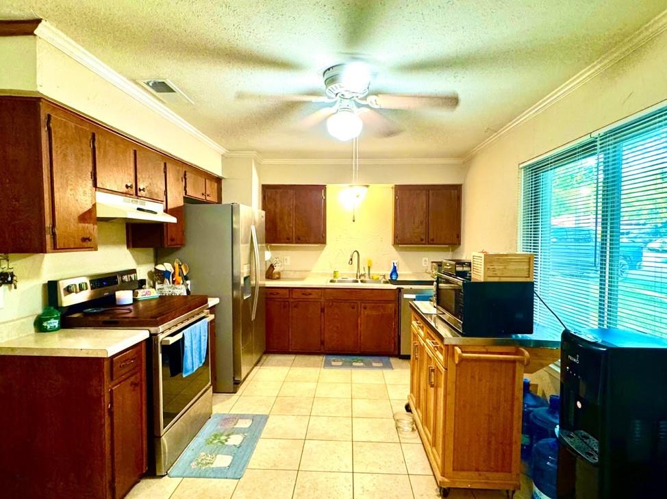 404 Neathery Street Property Photo 18