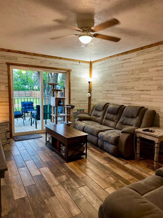 404 Neathery Street Property Photo 20