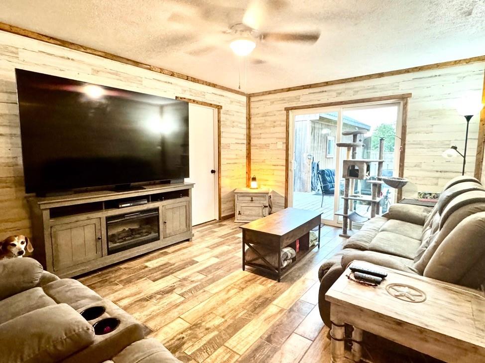 404 Neathery Street Property Photo 21