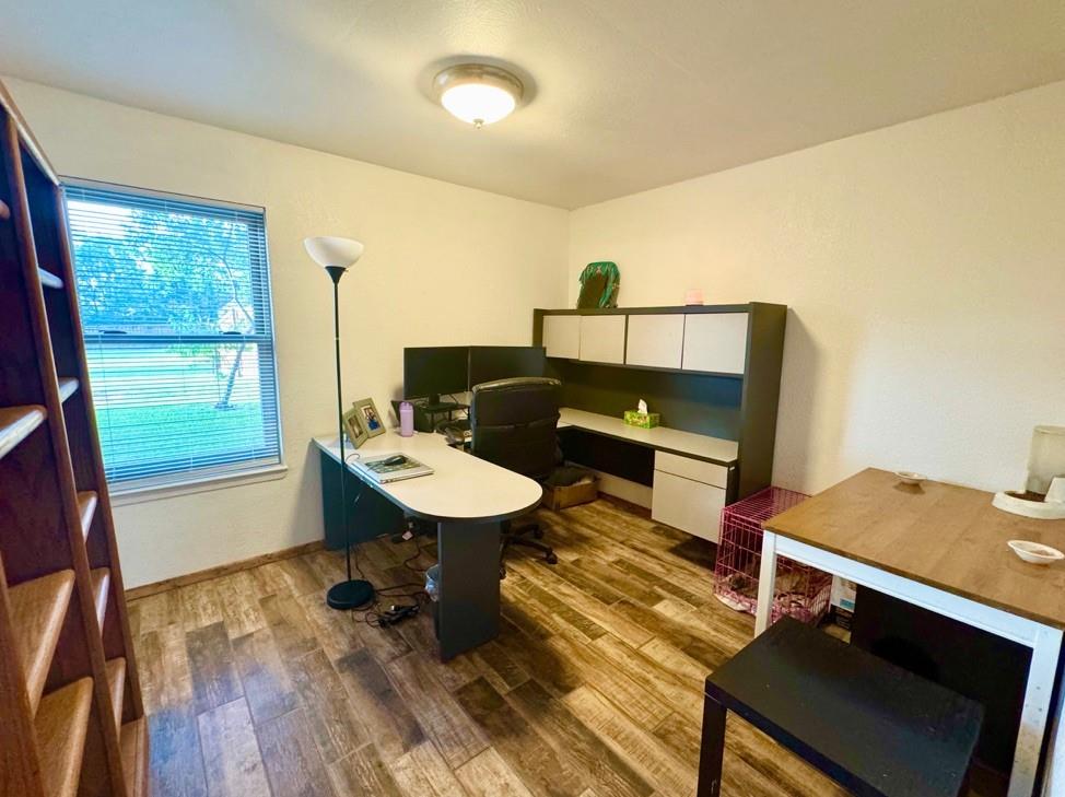 404 Neathery Street Property Photo 28