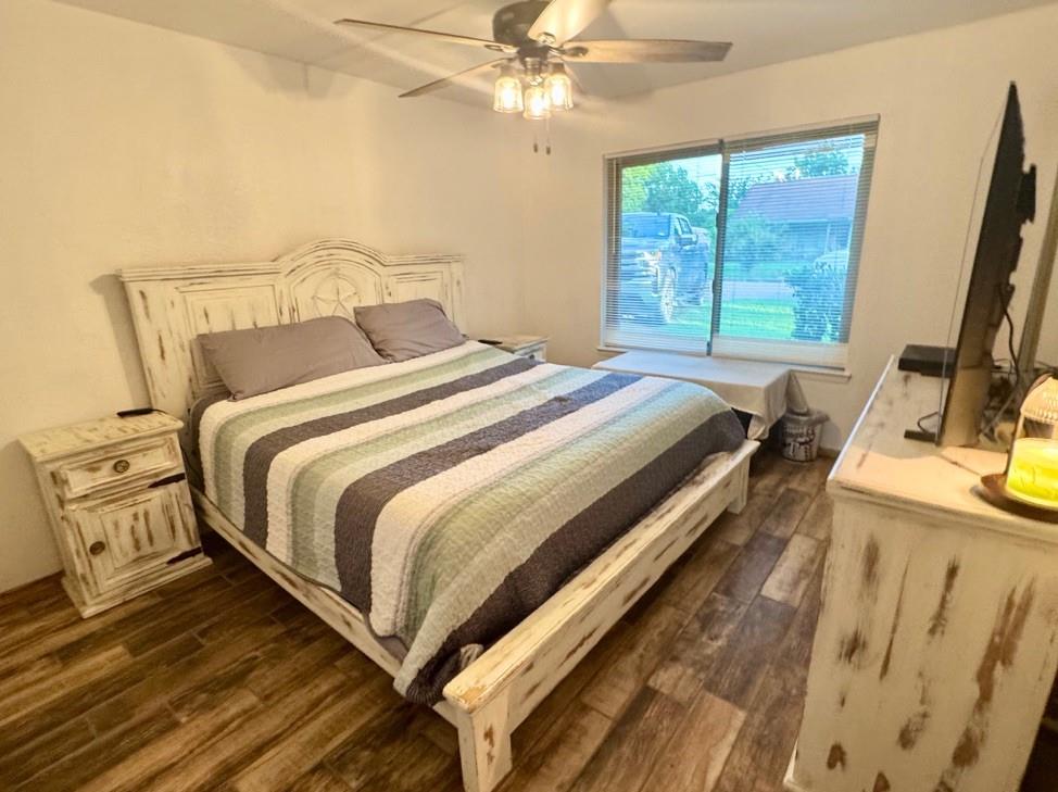 404 Neathery Street Property Photo 29