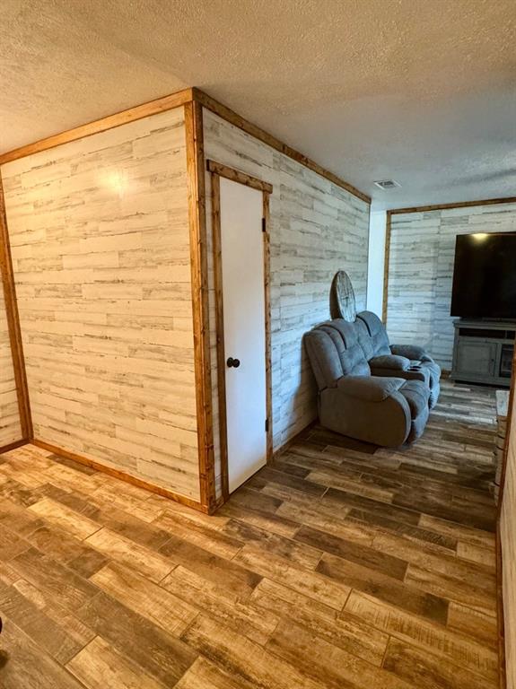 404 Neathery Street Property Photo 35