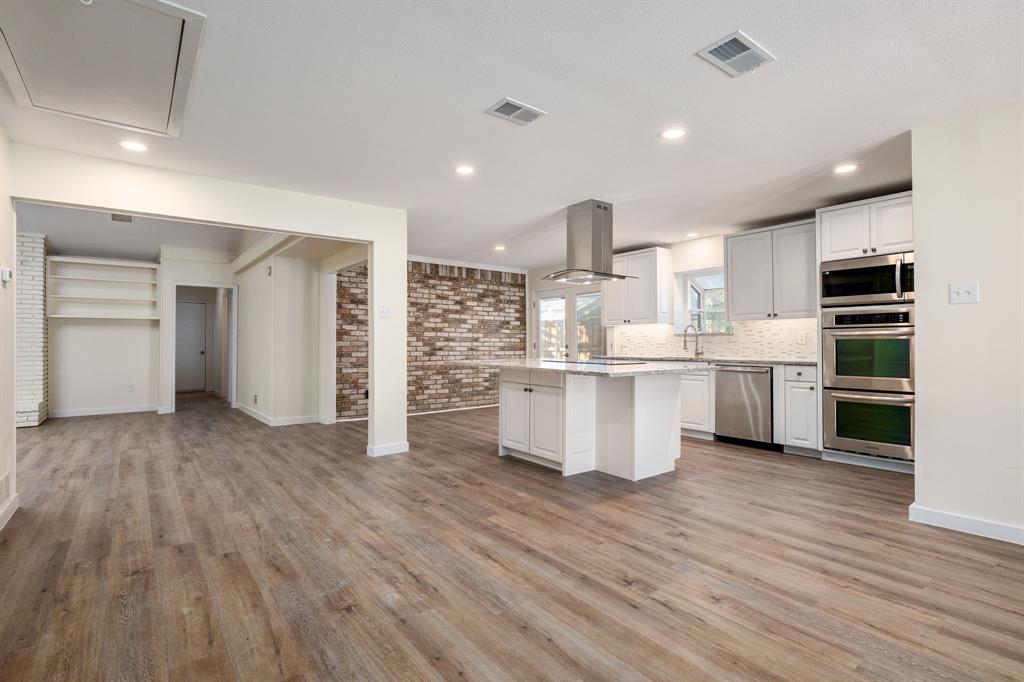 10521 Sandpiper Lane Property Photo 1